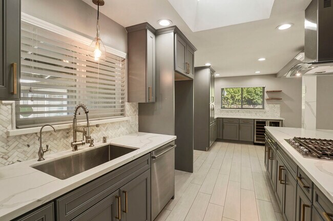 Kitchen - 1407 San Clemente Way