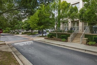 Building Photo - 878 3rd St