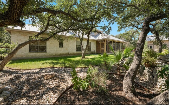 Building Photo - 217 Mecca Dr