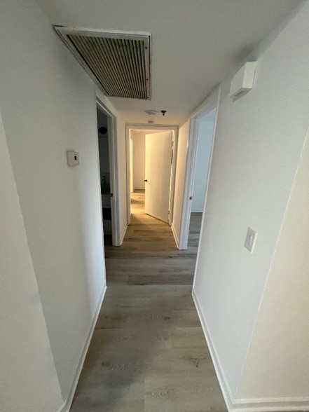 Building Photo - 555 Oak St