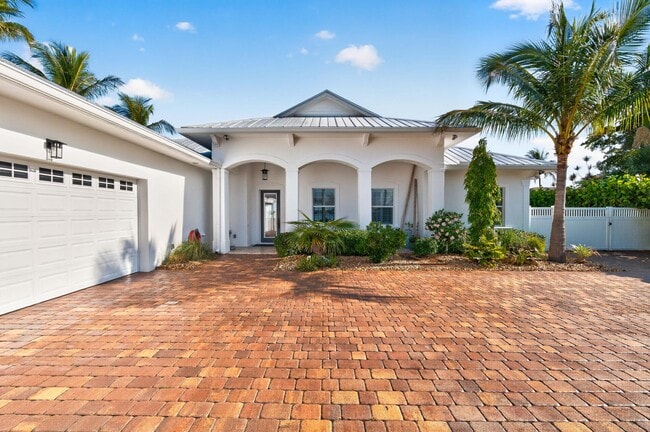 Building Photo - 954 Dolphin Ct