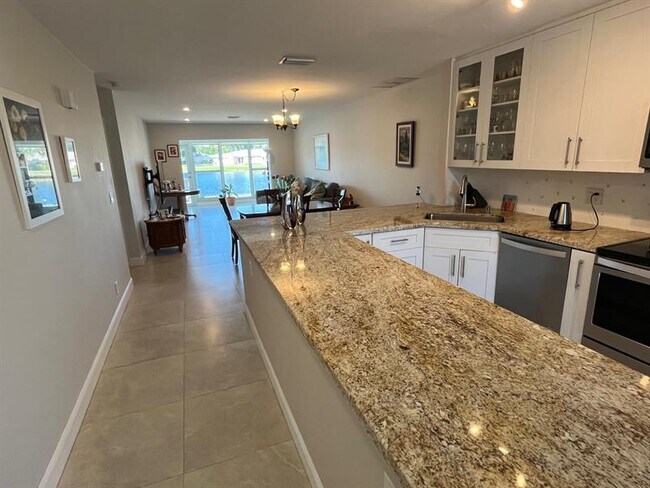 Building Photo - 8777 Warwick Dr