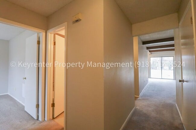 Building Photo - 6125 S Troost Ave