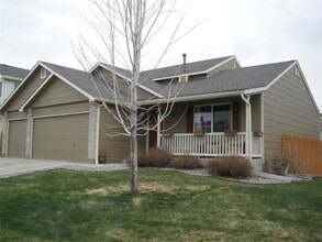 Building Photo - Spacious Tri-Level home in Castle Rocks Me...