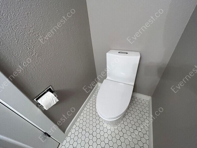 Building Photo - 4891 W Chippewa Dr