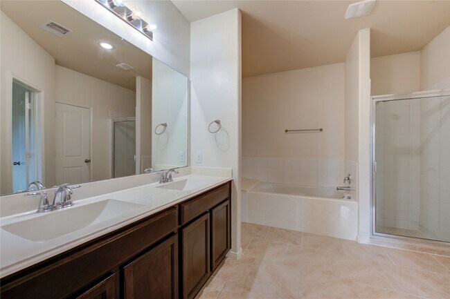 Building Photo - 734 Mill Spring Ct