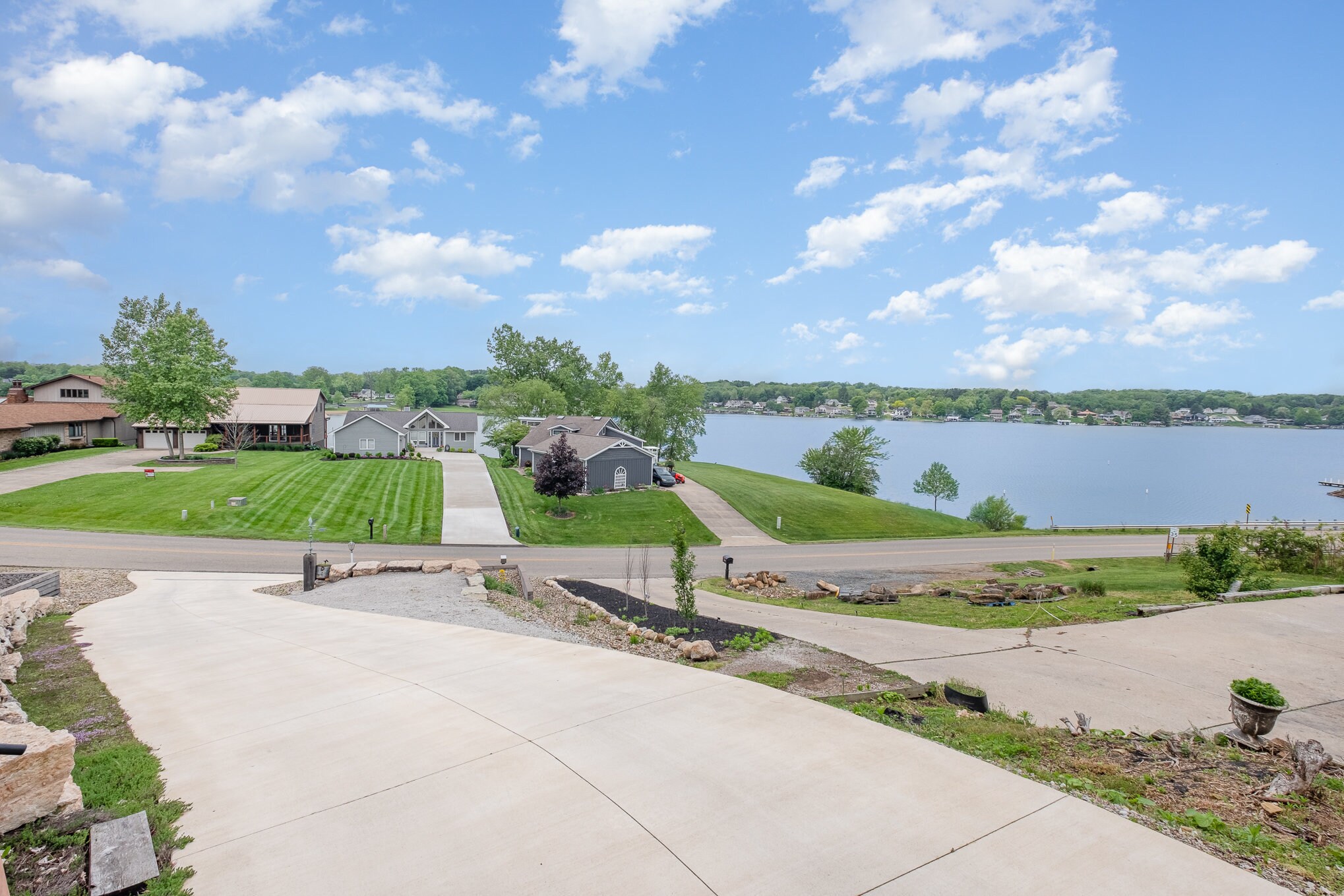 Building Photo - 4006 Apple Valley Dr