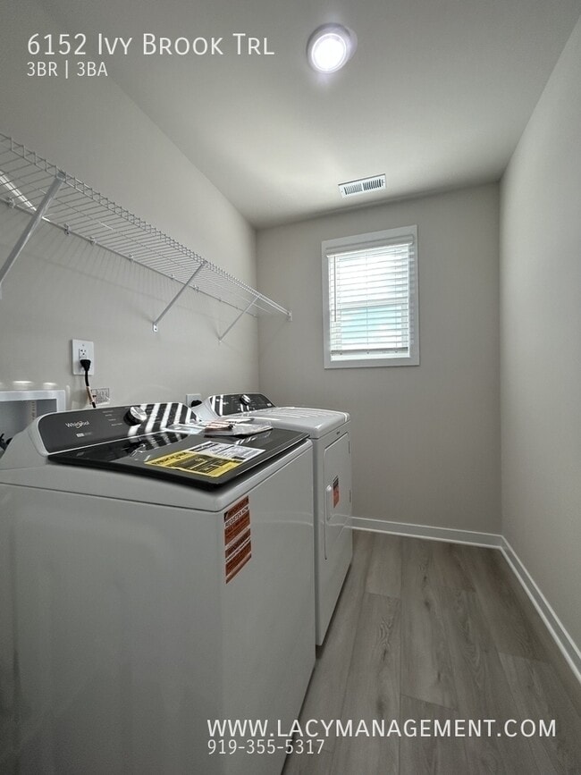 Building Photo - 6152 Ivy Brk Trl