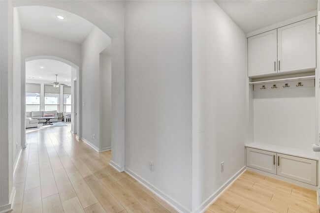 Building Photo - 27222 Lombard Wood Dr