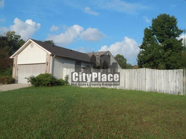 Building Photo - 6830 Medallion Dr