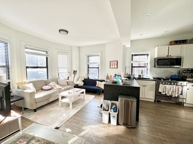 Building Photo - 1510 Tremont St