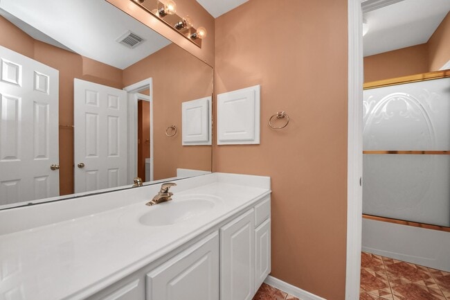 Building Photo - 1631 Mustang Crossing