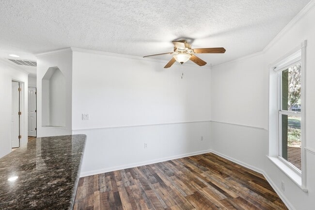 Building Photo - 13205 Mountain View