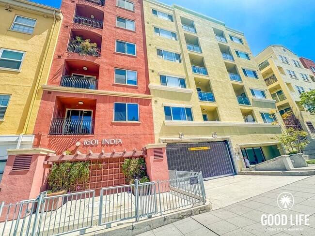 Building Photo - SD: Luminous 3BD/2BA Corner Unit in Little Italy with City Views, W/D & Private Balcony