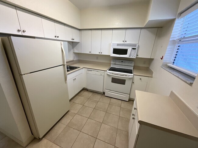Building Photo - 8312 Bernwood Cove Loop