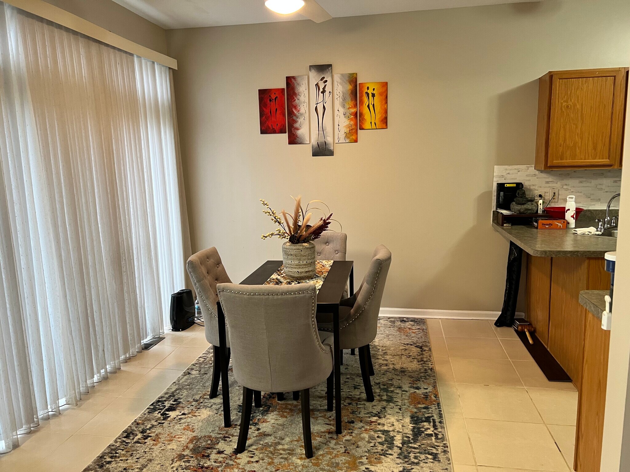 Dining - 1738 Windward Ave