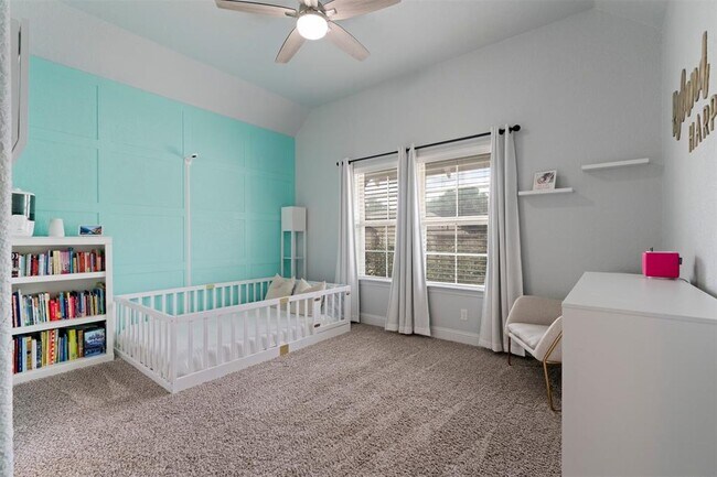 Building Photo - 261 Double L Dr