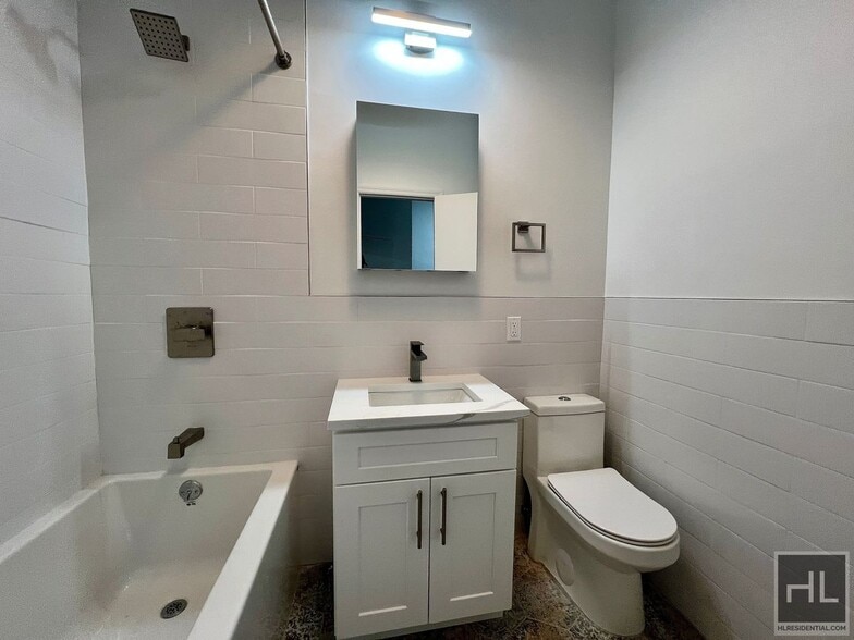 Building Photo - 3.5BR 1BA Floor-Through By Fort Greene Park