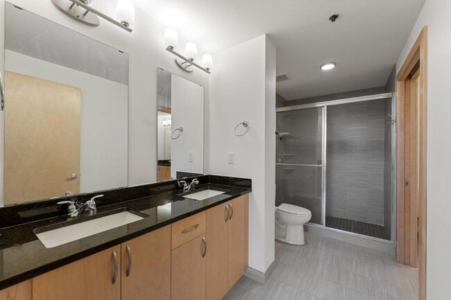 Building Photo - 740 Portland Ave