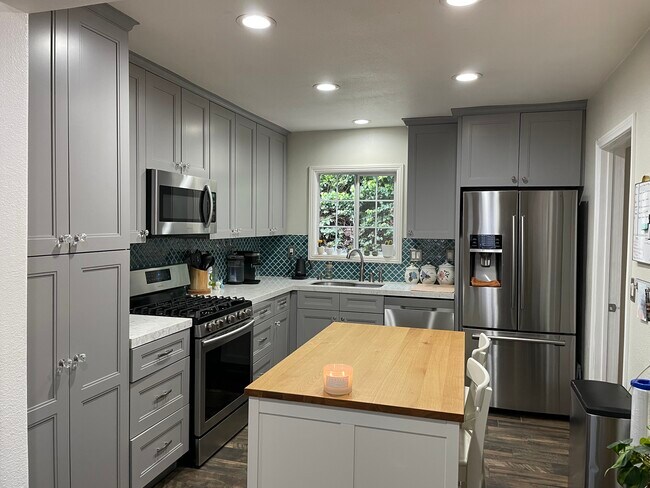 Building Photo - 13210 Raven St