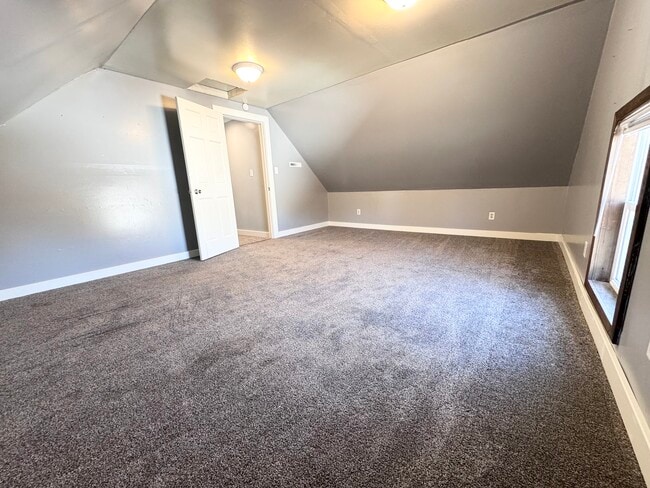 Building Photo - 408 Ave