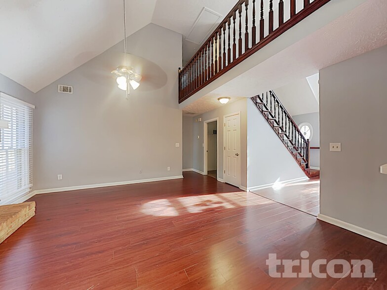 Building Photo - 2651 Laurel Woods Ln SE