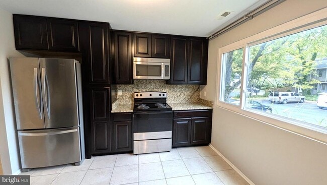 Building Photo - 1517 Winterberry Dr