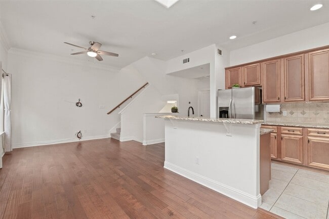 Building Photo - 5609 Lindell Ave