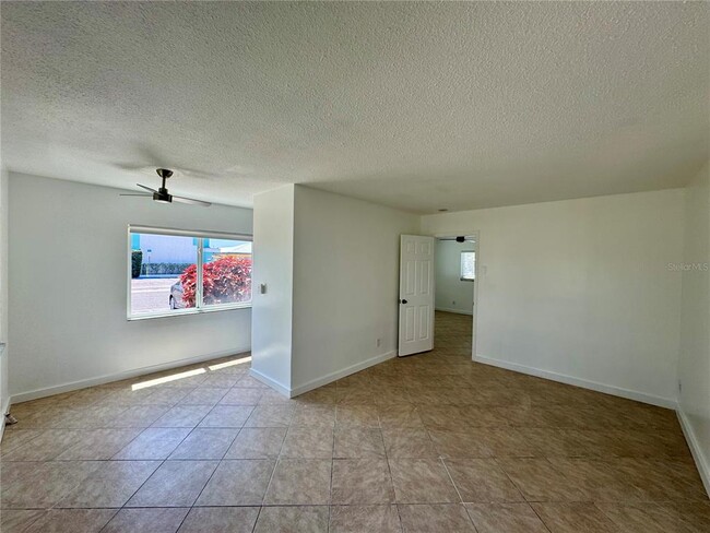 Building Photo - 11225 1st St E