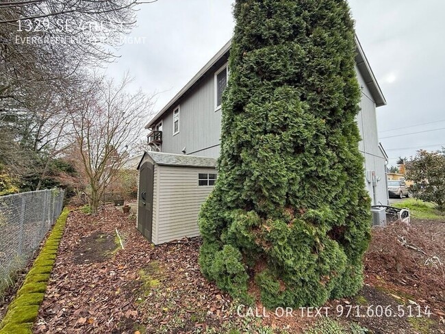 Building Photo - 1329 SE 4th St