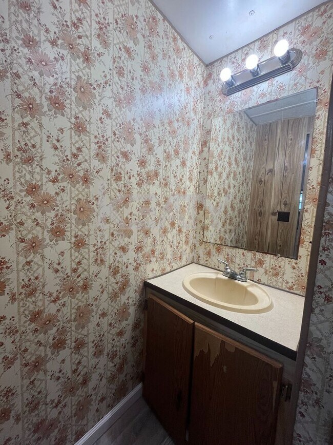 Building Photo - 2 Bedroom, 2 Bathroom Rental NOW Available!