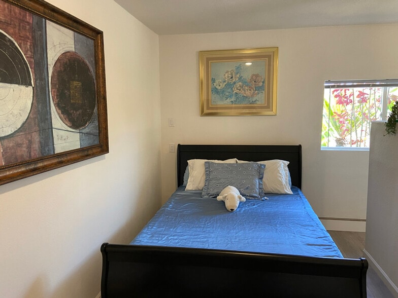 Building Photo - 13130 Ridgedale Dr