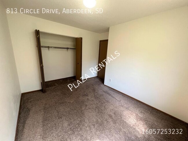 Building Photo - 307 11th Ave NW