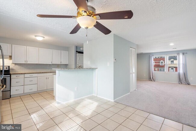 Building Photo - 7633 Allendale Dr