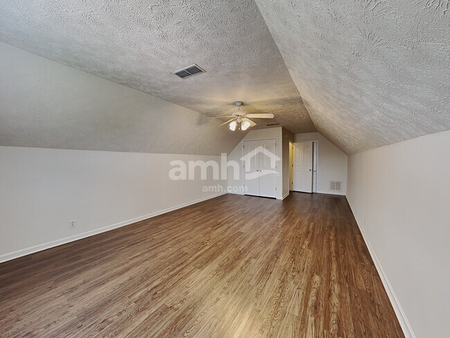 Building Photo - 1238 Dalmally Dr