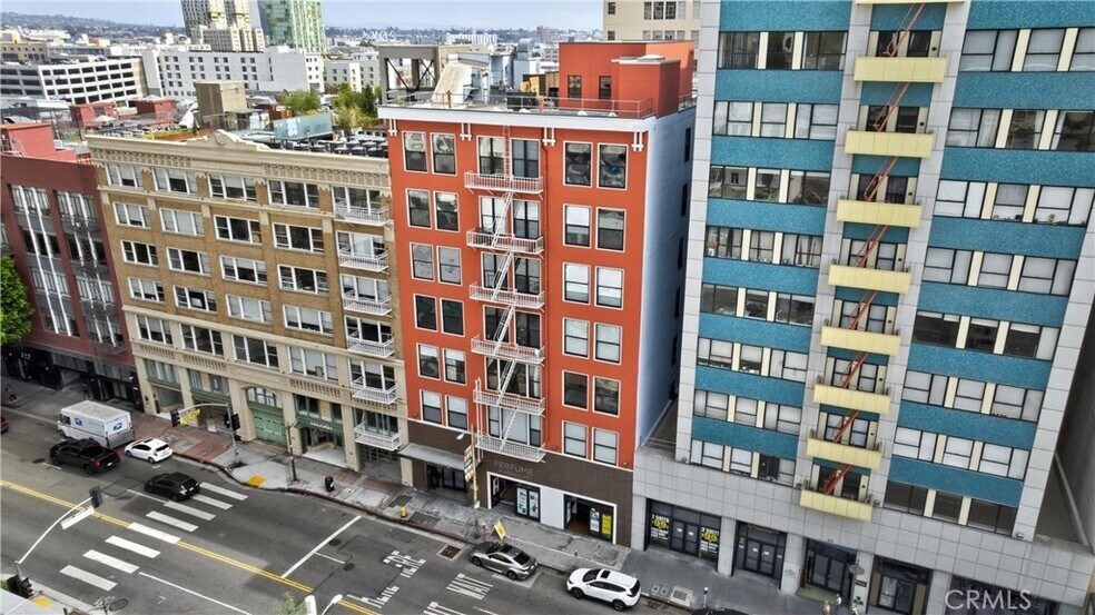 Building Photo - 738 S Los Angeles St