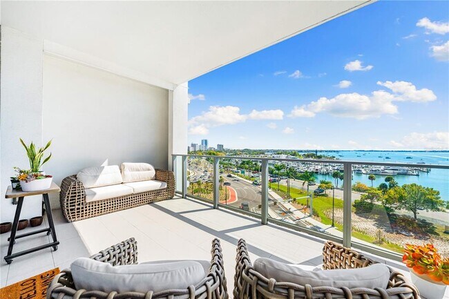 Building Photo - 1155 N Gulfstream Ave