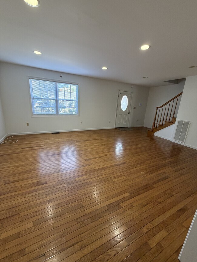 Building Photo - 1513 Princess Anne Ln