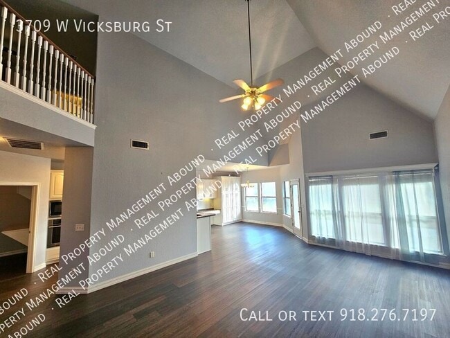 Building Photo - 3709 W Vicksburg St