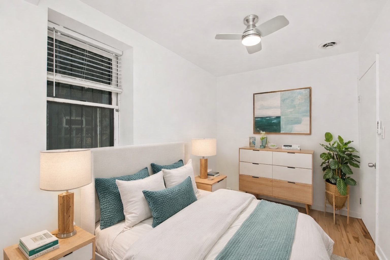 Building Photo - 1739 W Beach Ave