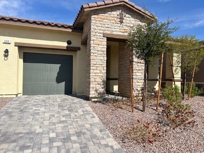 Primary Photo - Cadence Single Story Dream!