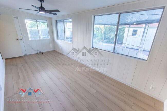 Building Photo - 5706 E Des Moines St