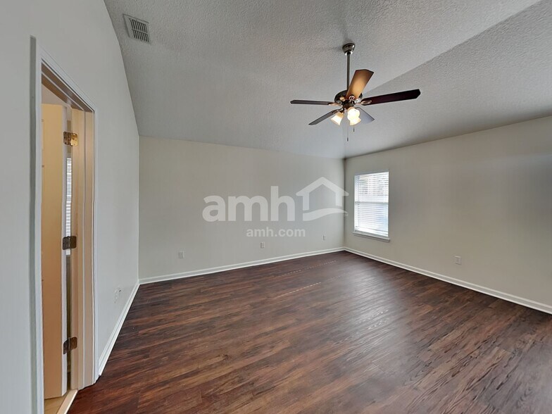 Building Photo - 3111 Stonebrier Ridge Dr