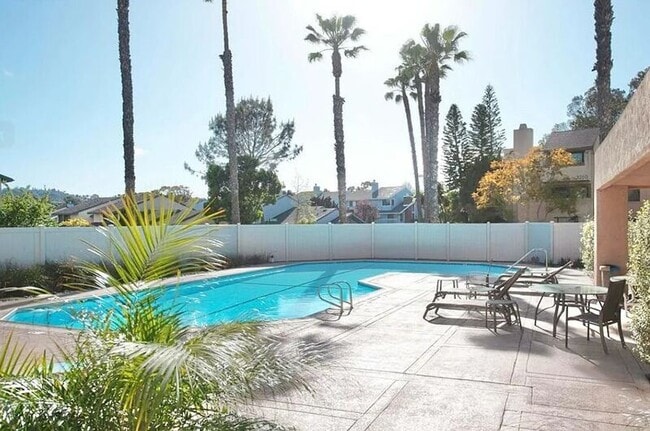 Building Photo - 8316 Via Sonoma