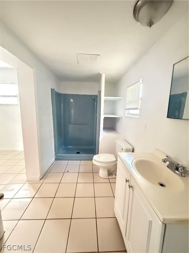 Building Photo - 21422 Kenyon Ave