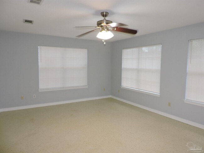 Building Photo - 7663 Charter Oaks Dr