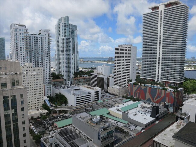 Building Photo - 151 SE 1st St