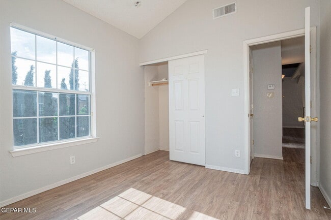 Building Photo - 3057 Tierra Mina Dr