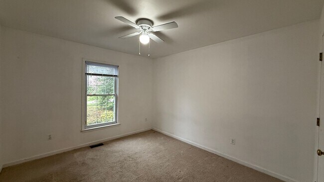 Building Photo - 3 Bedroom Rambler in Spotslvania