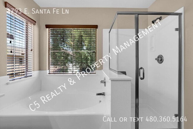 Building Photo - 3793 E Santa Fe Ln